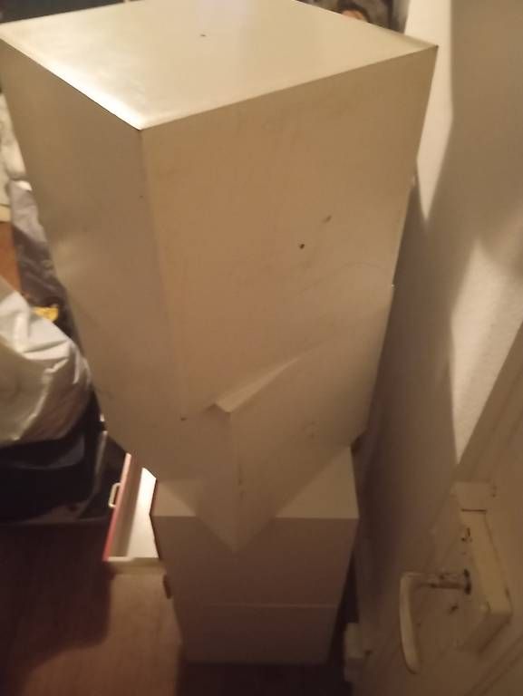 Ikea Scaffali: 4 würfel , Modul gestell, kombinierbar – Usato da Basel venduto da Petergunn 1