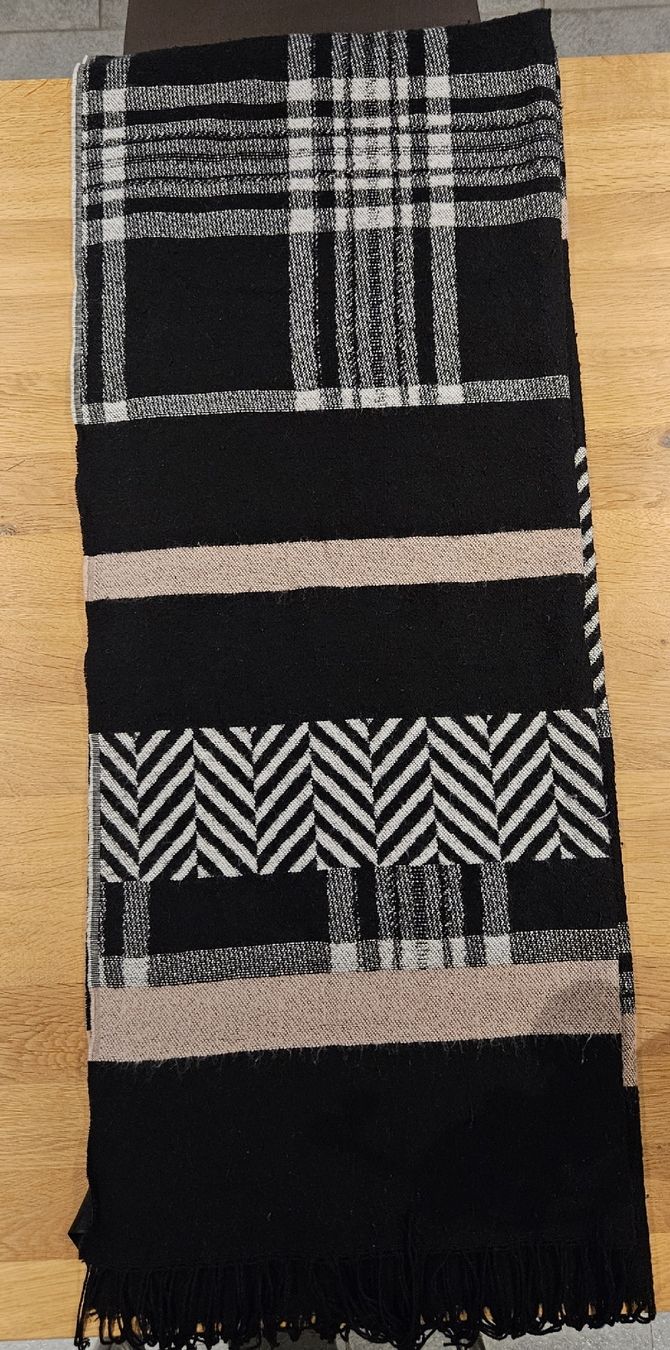 Foulard & Sciarpe: Schal – Usato da Zizers venduto da Natascia.Lentini 3
