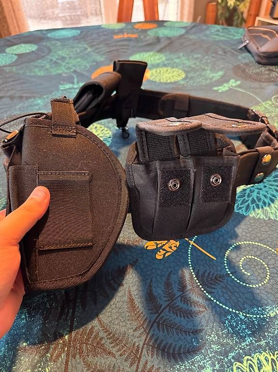 Uniformi: Ceinture dintervention + accessoires (Sécurité / Airsoft) – Usato da Montbrelloz venduto da Kinue 1