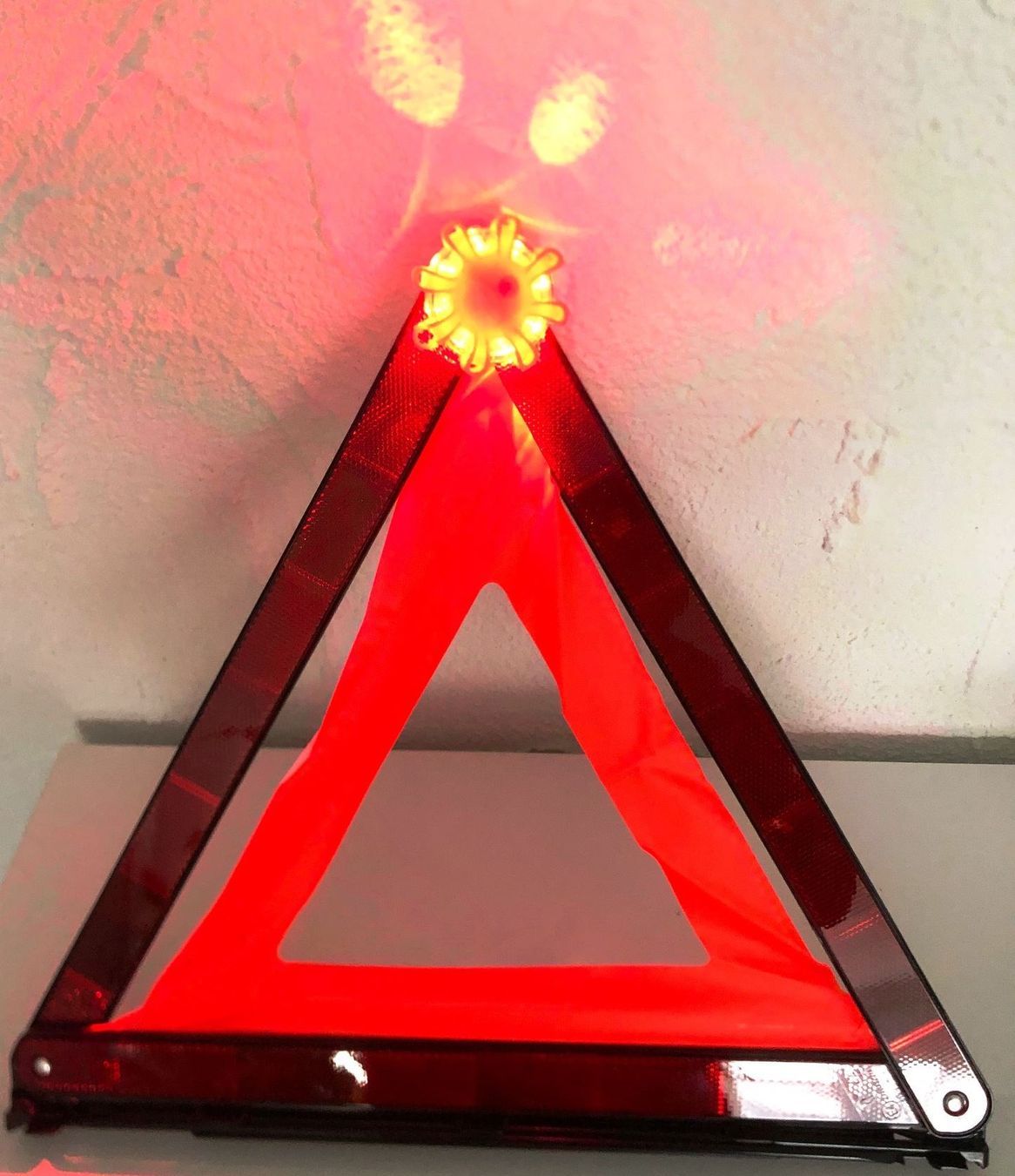 Lampade: NOT- UND SICHERHEITSWARNLEUCHTE MIT LED – Nuovo e nell'imballaggio originale da St. Gallen venduto da schnaeppchen-preise