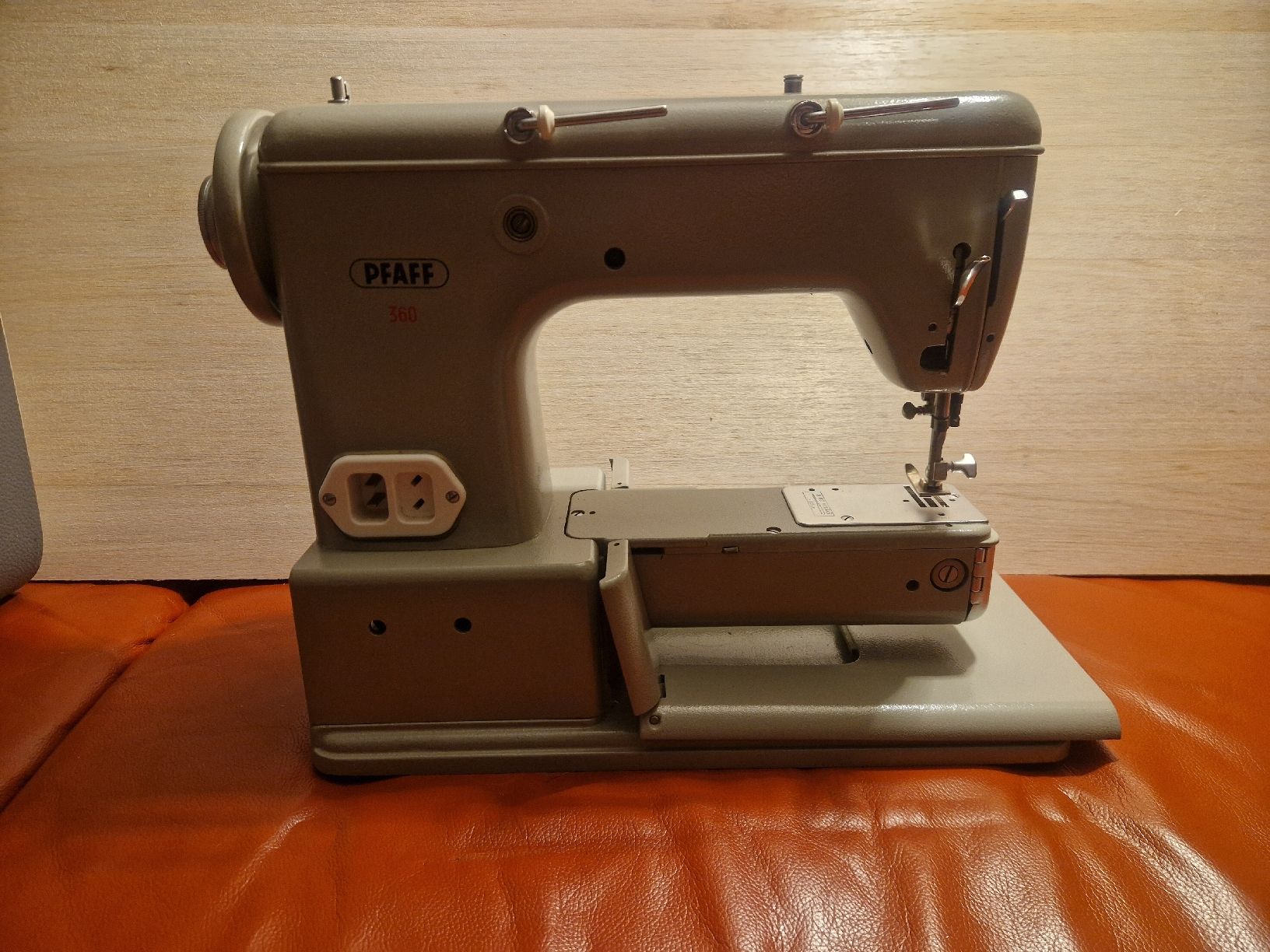 Pfaff Macchine da cucire: Pfaff 360 Nähmaschine – Usato da Zofingen venduto da TR1981 2