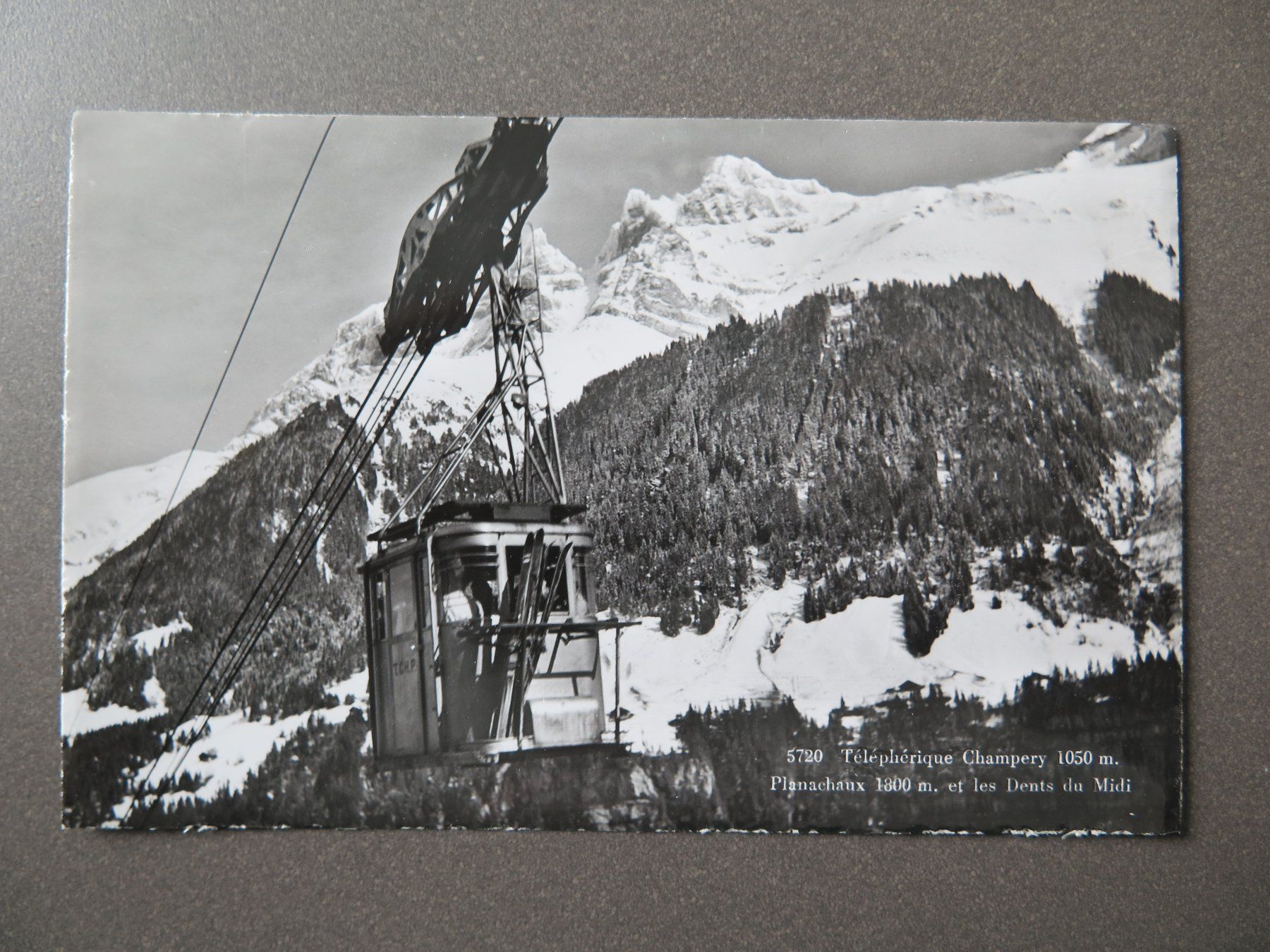Cartes postales: CHAMPÉRY - TÉLÉPHÉRIQUE CHAMPÉRY - LUFTSEILBAHN – D'occasion à Wittenbach par lipasal