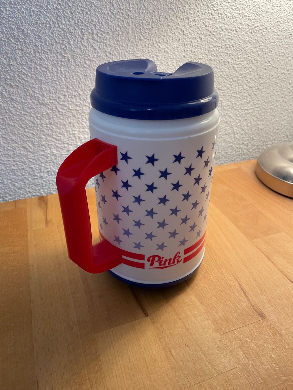 Trinkflaschen & Thermosflaschen: Pink USA Trinkflasche – Gebraucht aus Kloten von lukas.m98