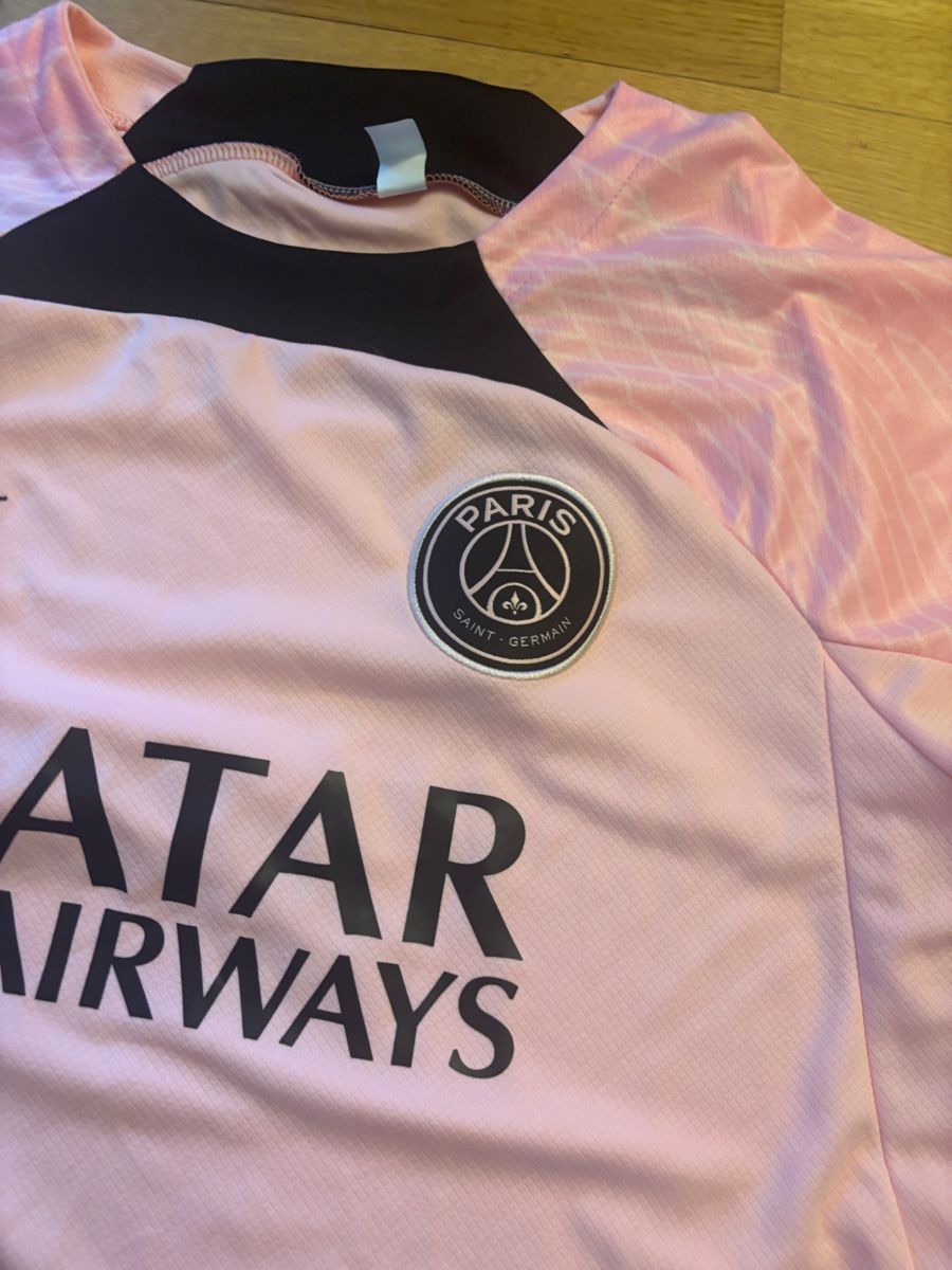 Nike Lotti di vestiti: Paris Saint-Germain Jersey and Shorts Set Size M – Nuovo (secondo la descrizione) da Neuenhof venduto da Stockz 2