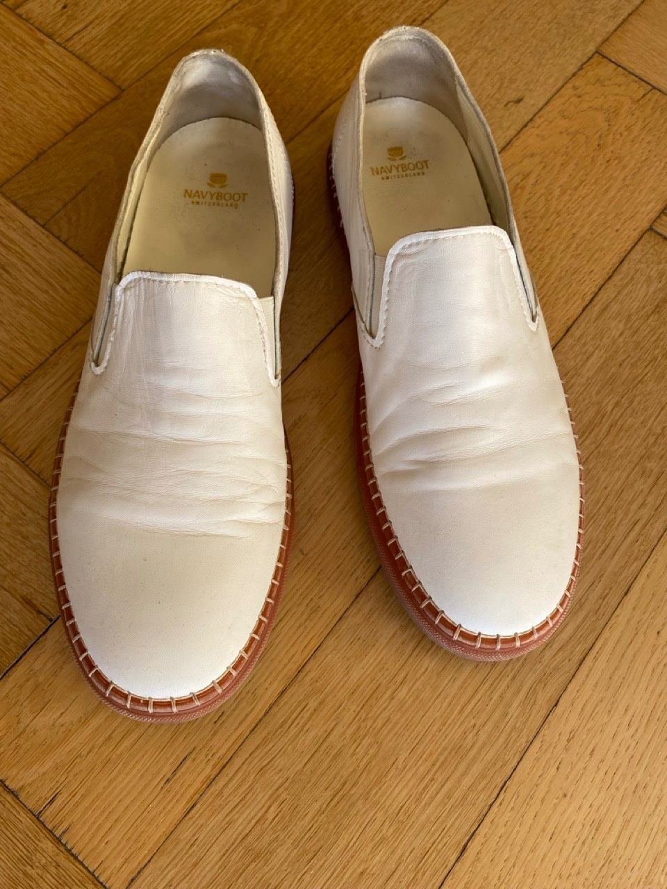 Navyboot Herrenschuhe: Navyboot Slipper, Leder, weiss, Gr. 42 – Gebraucht aus Lausanne von abie01 1