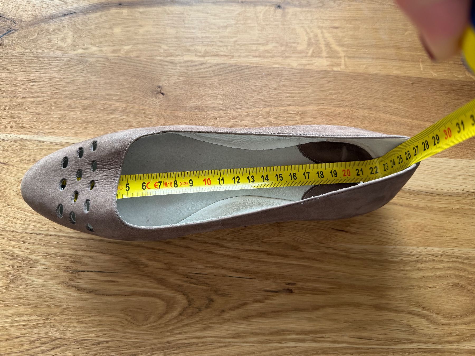 Camper Damenschuhe: CAMPER sandfarbene Ballerinas mit Cutouts Gr. 36 – Gebraucht aus Wetzikon ZH von dor_rmq2 4
