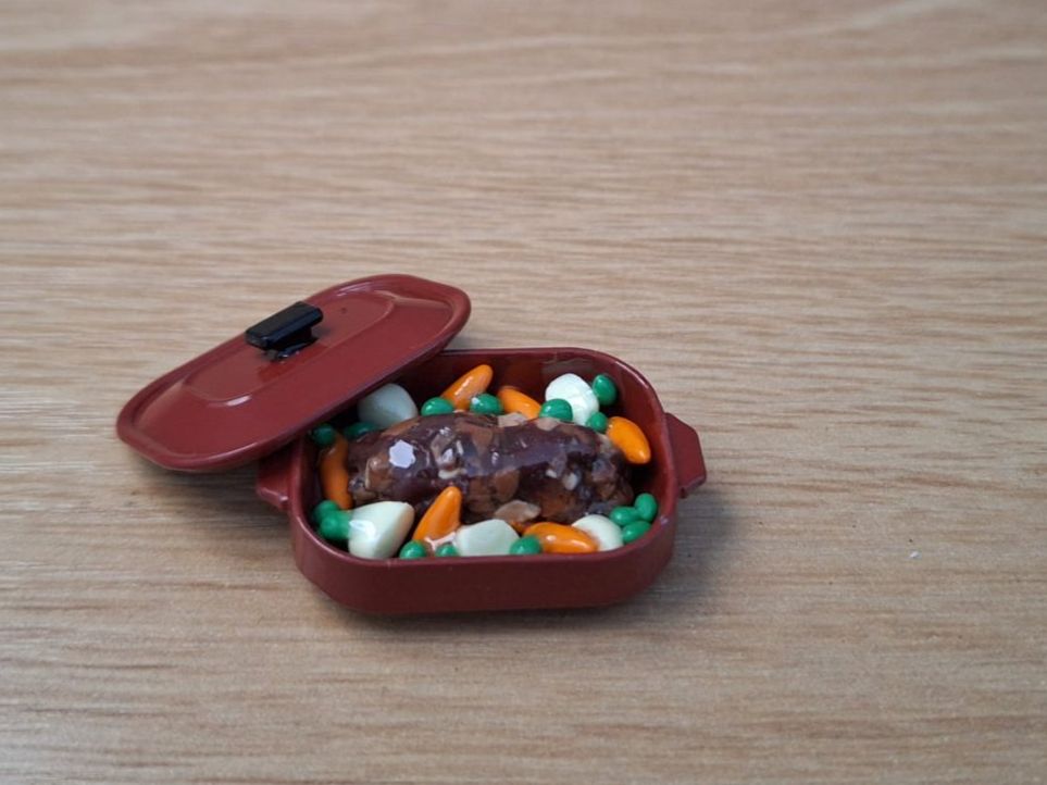 Case e mobili per bambole: Hackbraten mit Gemüse Handgemacht – Nuovo (secondo la descrizione) da Zürich venduto da HandmadeTinyFood 3