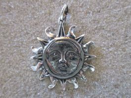 Wundervoller Ketten Anhänger Sonne mit Gesicht aus 925er Sil