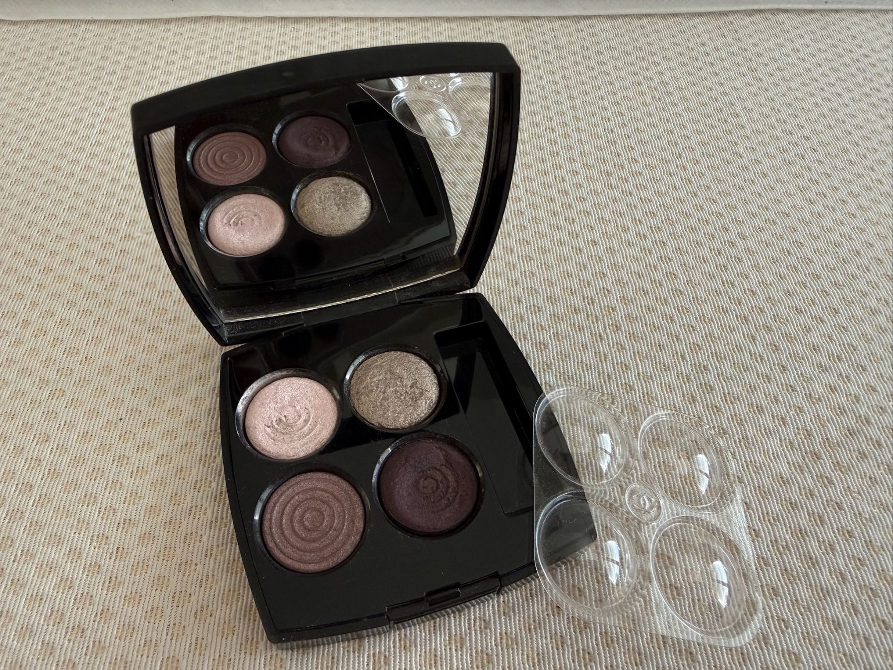 Chanel Make-up: Chanel - Ombre à paupières – Usato da Sion venduto da accroshoes 1