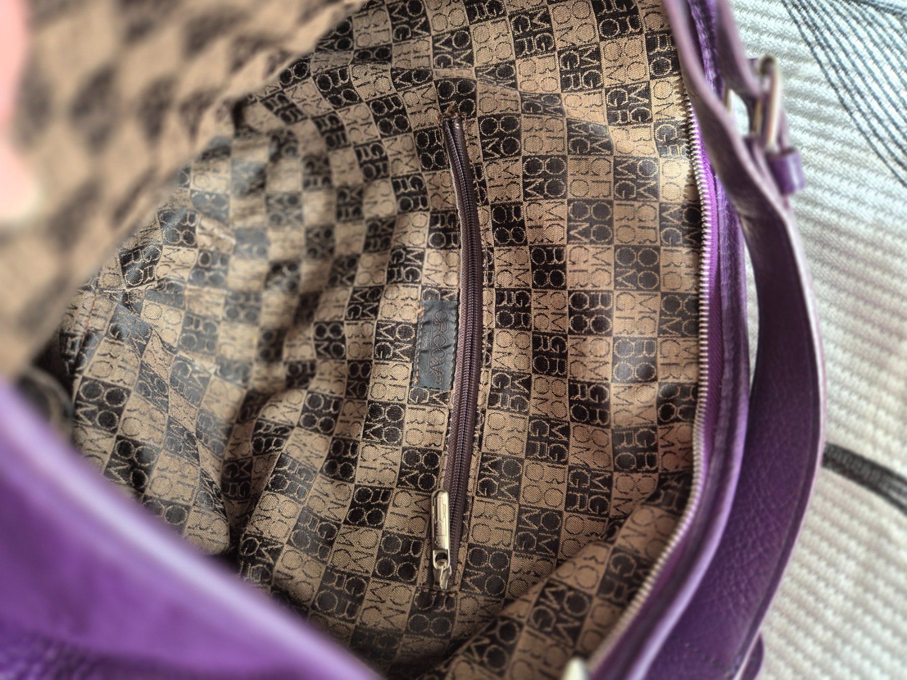 Taschen für Damen: Leder Beuteltasche Groom Paris – Gebraucht aus Unteraegeri von pacala 3