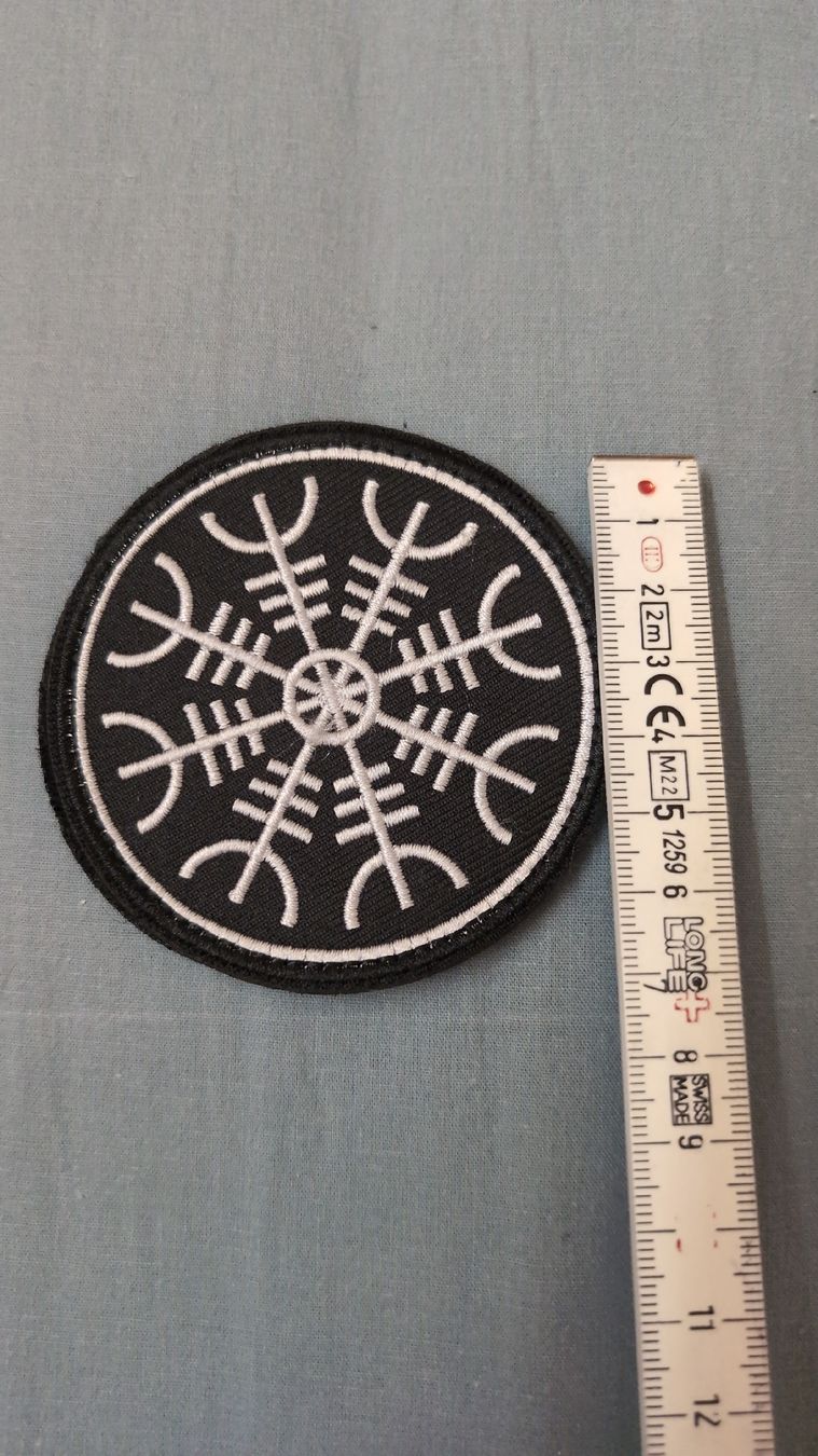 Toppe: Helm der Ehrfurcht/Helm of Awe velcro patch gestrickt 2/2 – Nuovo (secondo la descrizione) da Emmenbrücke venduto da Rewan_Helvetius