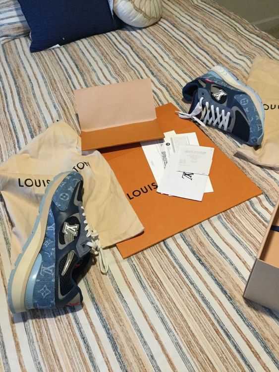 louisvuitton delivered with original receipt and paperwork Kaufen