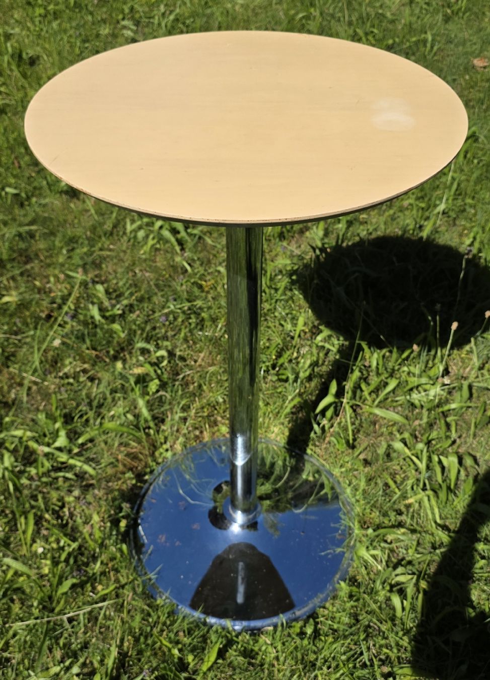 Tavoli: Stehtisch Chrom Holzplatte rund gebraucht – Usato da Madetswil venduto da rolfmartin