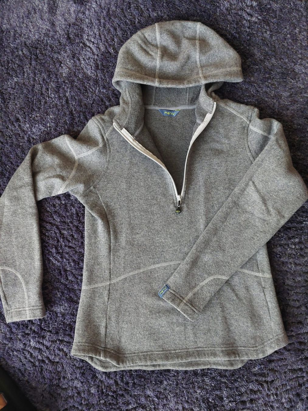 Pulls & Sweat-shirts: Wärmender Pullover von MERU mit Kapuze | anthrazit – D'occasion à Witterswil par AnetteK 1