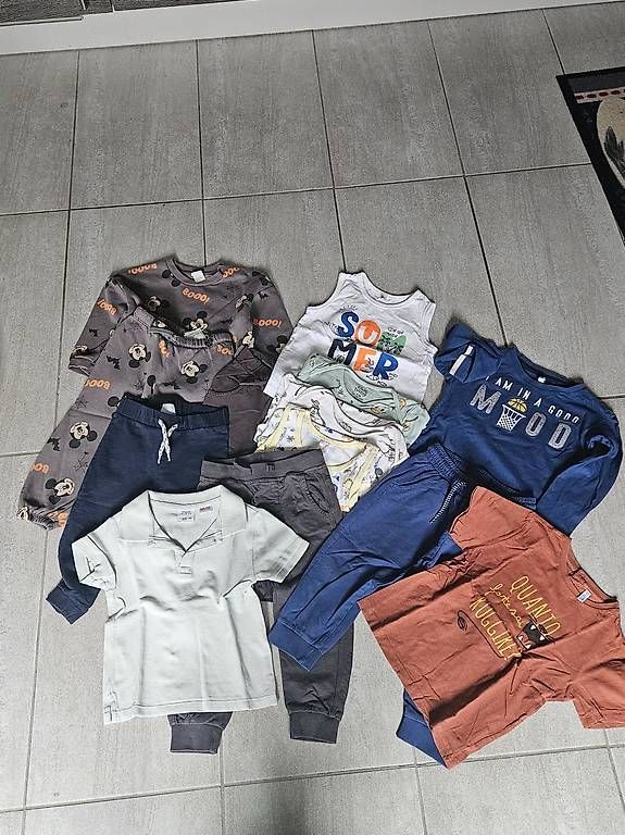 Lotti & Set di vestiti: Kinderkleider-Paket Gr. 92/98 Jungs – Usato da Unterkulm venduto da Sani78