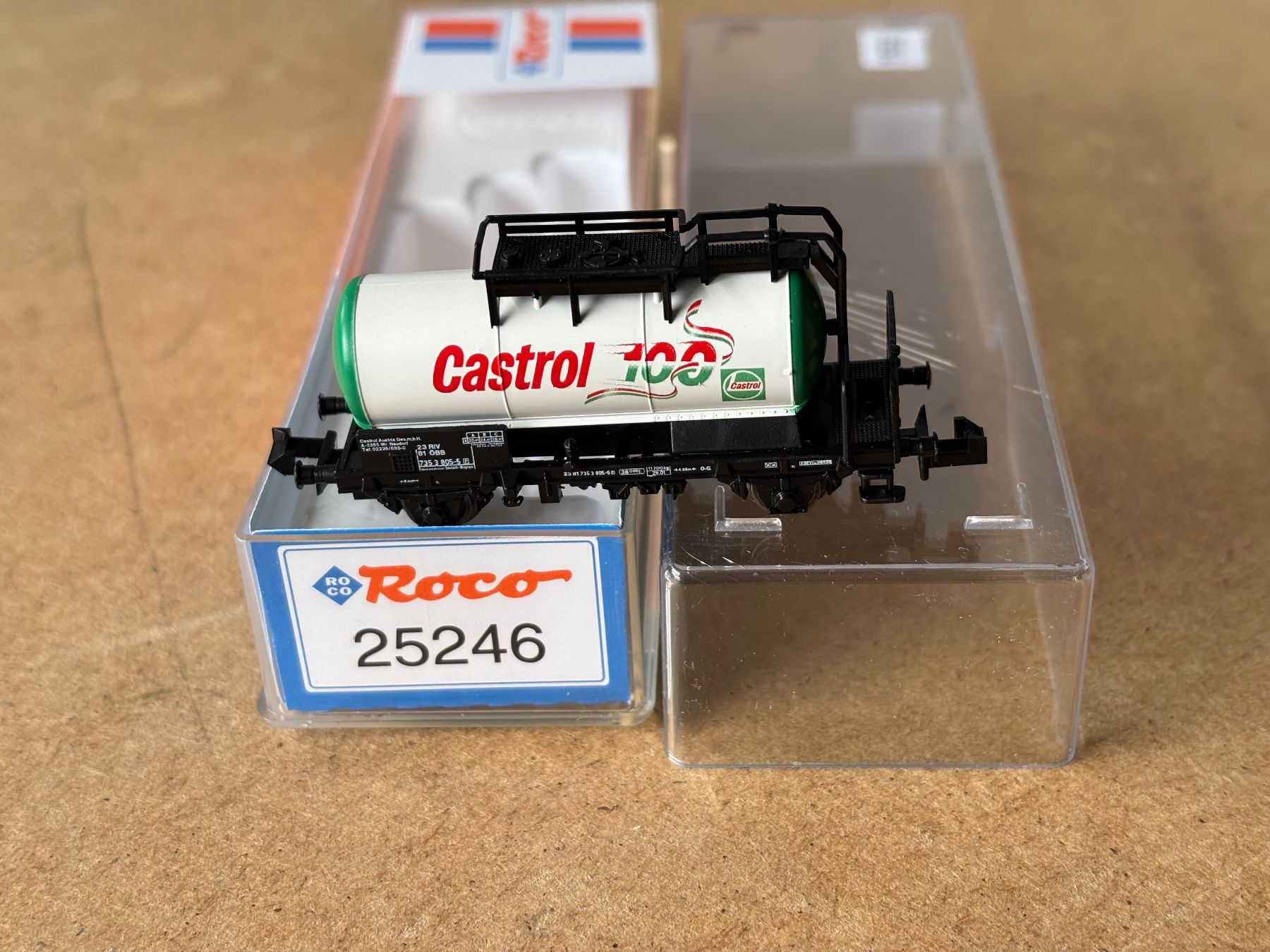 Roco Modellini di ferrovie: Roco 25246 Kesselwagen Castrol öBB – Nuovo e nell'imballaggio originale da Hauterive NE venduto da eriamch