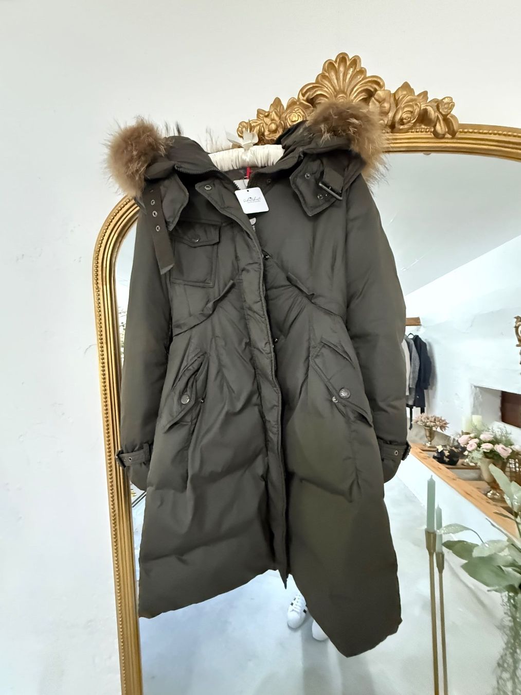 Moncler Cappotti: Moncler Parka mit Fellkapuze – Usato da Lutzenberg venduto da Schatzkiste88 1