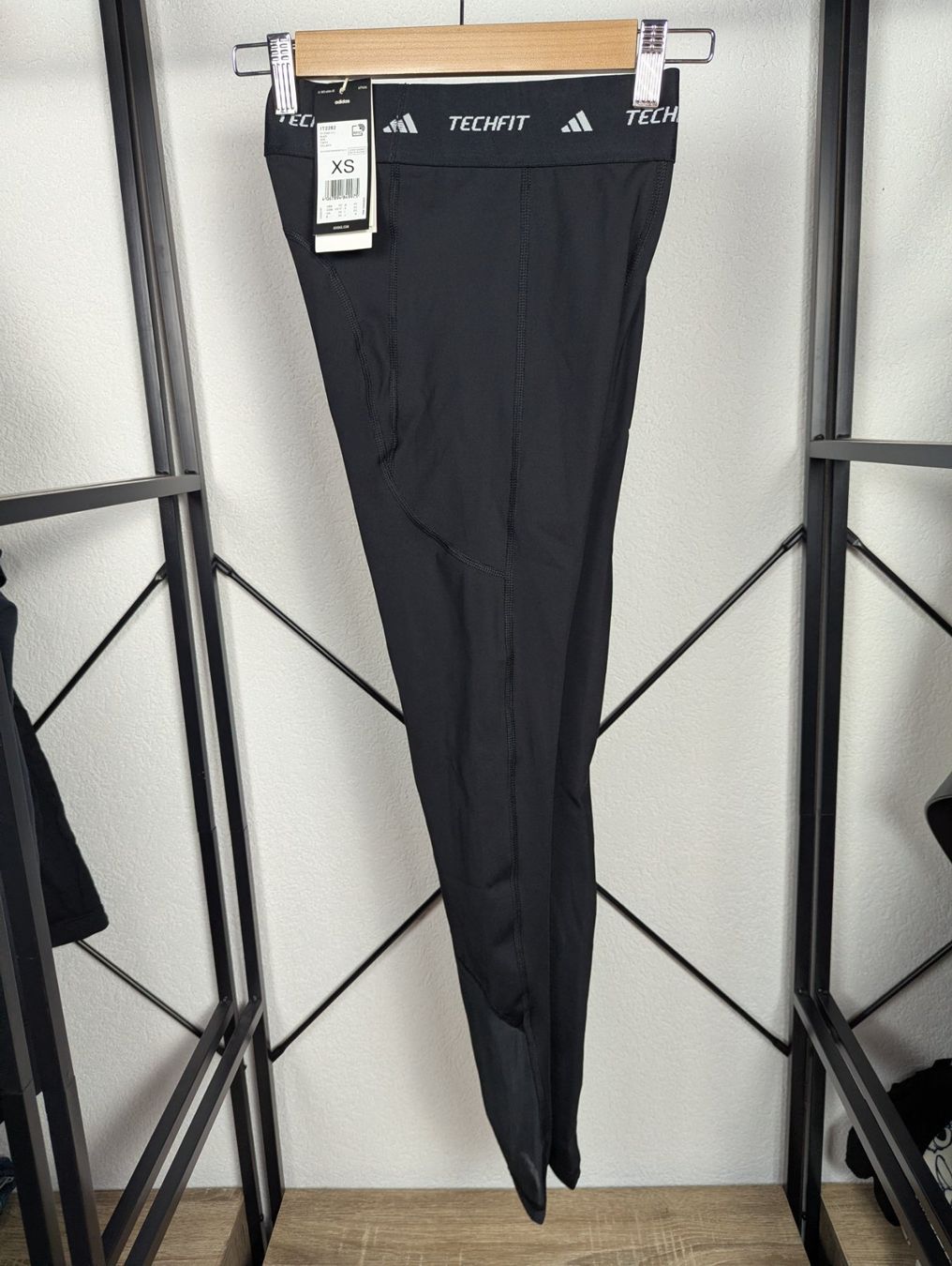 Adidas Leggings: Legging Adidas Techfit "Stash" - Noir - Neuf Taille XS – Nuovo e nell'imballaggio originale da Yvorne venduto da Bocchino_1291