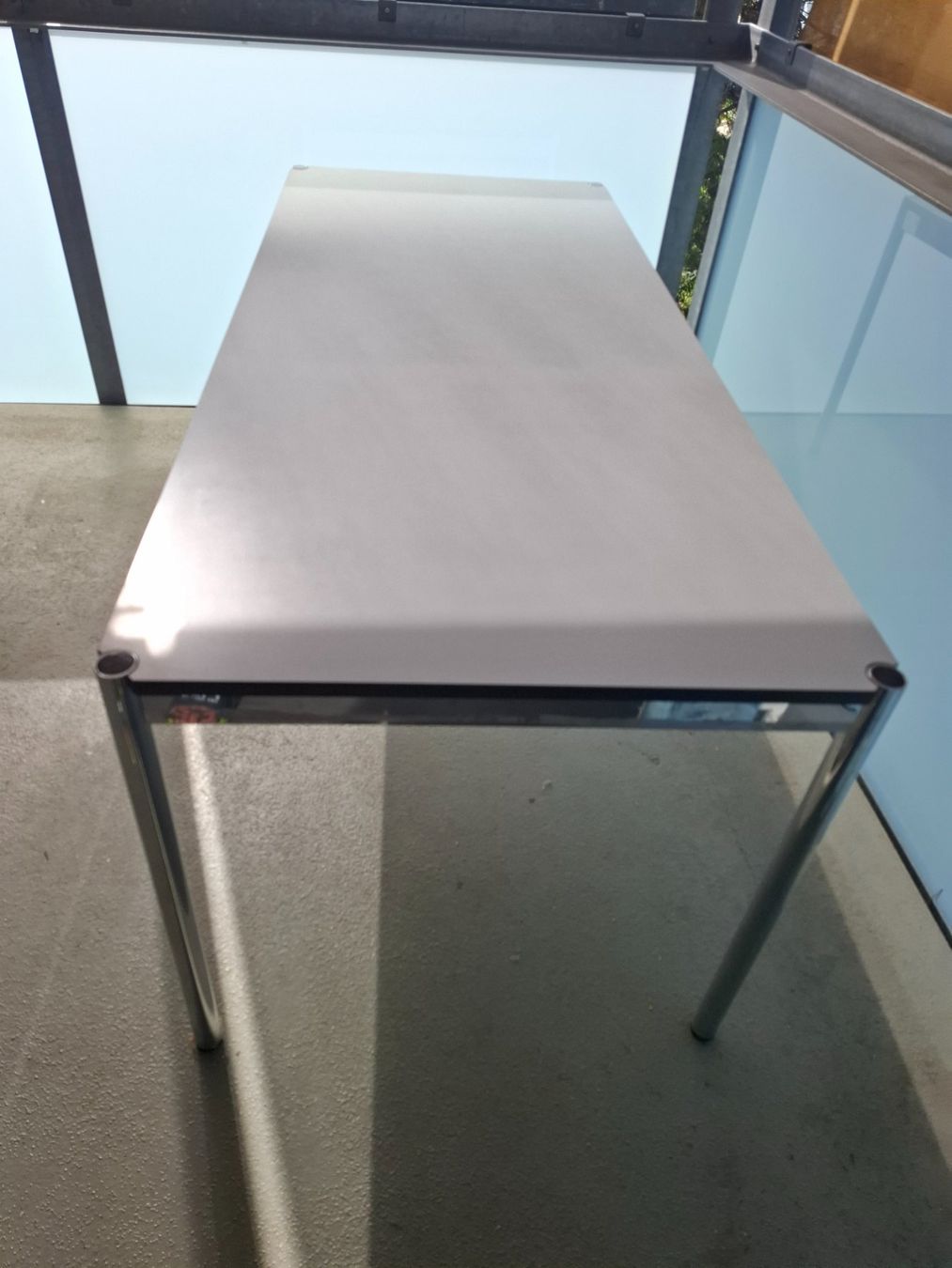 Bureaux: Bürotisch – D'occasion à Cheyres par mar_2s52 1