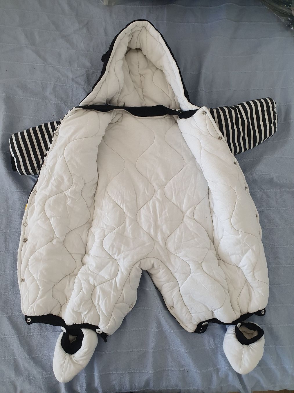 Lotti & Set di vestiti: Adorable combinaison bébé pingouin rayée - Taille 3-6mois – Usato da Neuchâtel venduto da viv_zf9x 3
