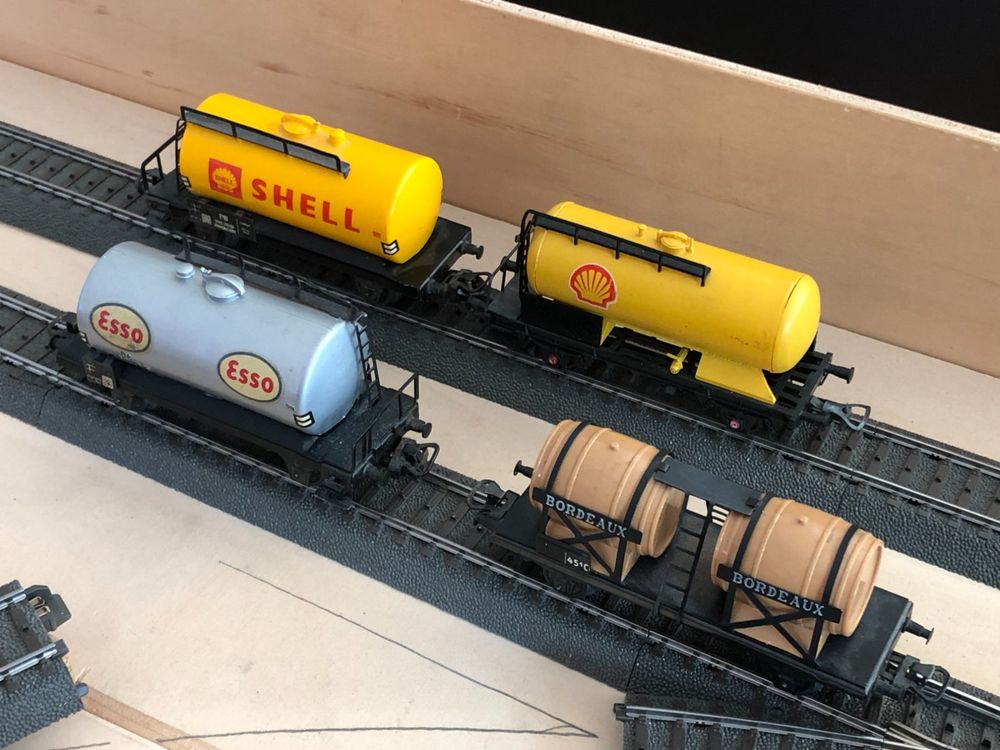 Lot De 4 Wagons-citernes SMCF échelle HO - ESSO, SHELL, AVIA - Vintage Boîtes D'origine