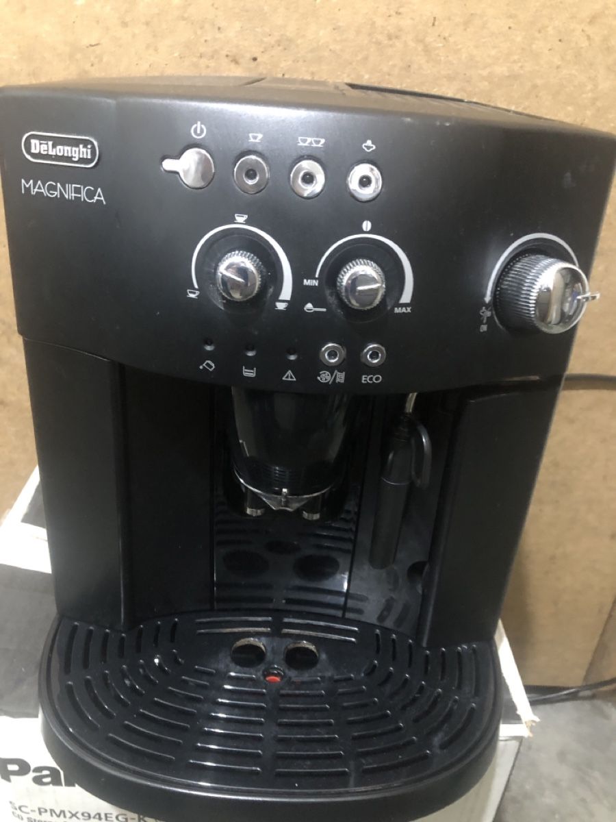 De'Longhi Macchine per caffè & Macchine per espresso: Delonghi Magnifica, Machine à Café Automatique, – Usato da Biel-Bienne venduto da alos07