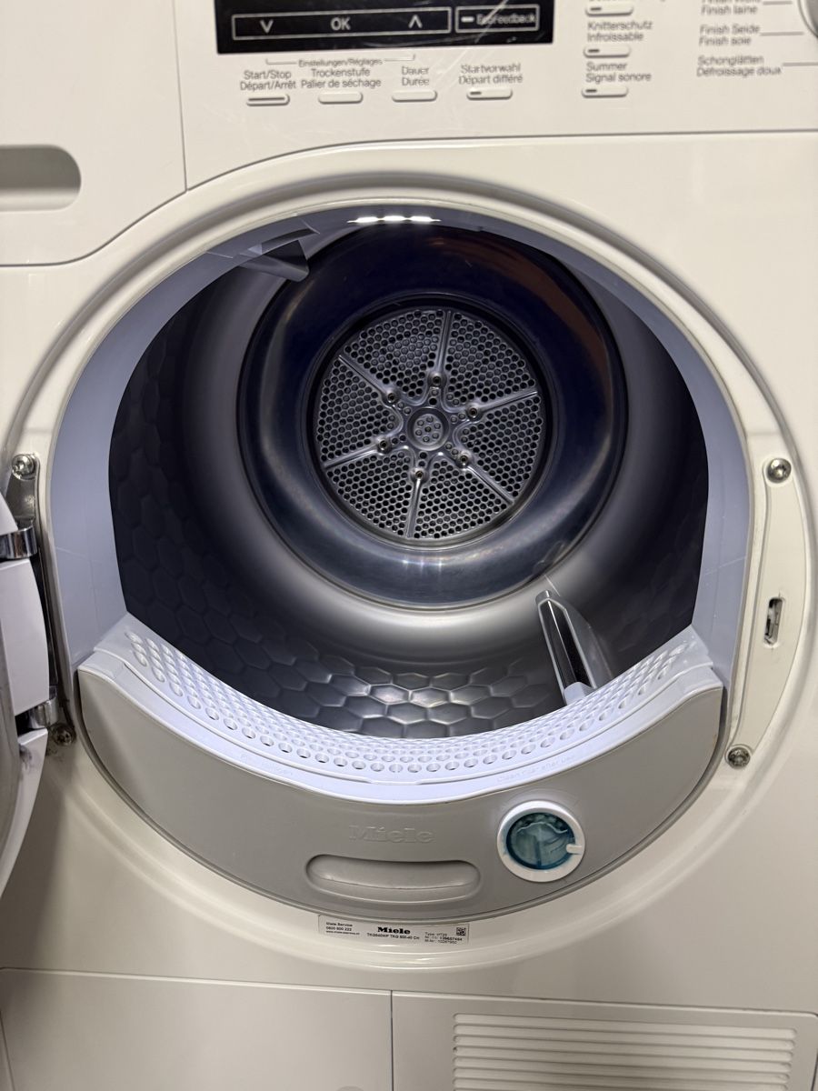 Miele Machines à laver: Miele Waschturm 8Kg A+++ – D'occasion à Kilchberg ZH par Rei_9 2