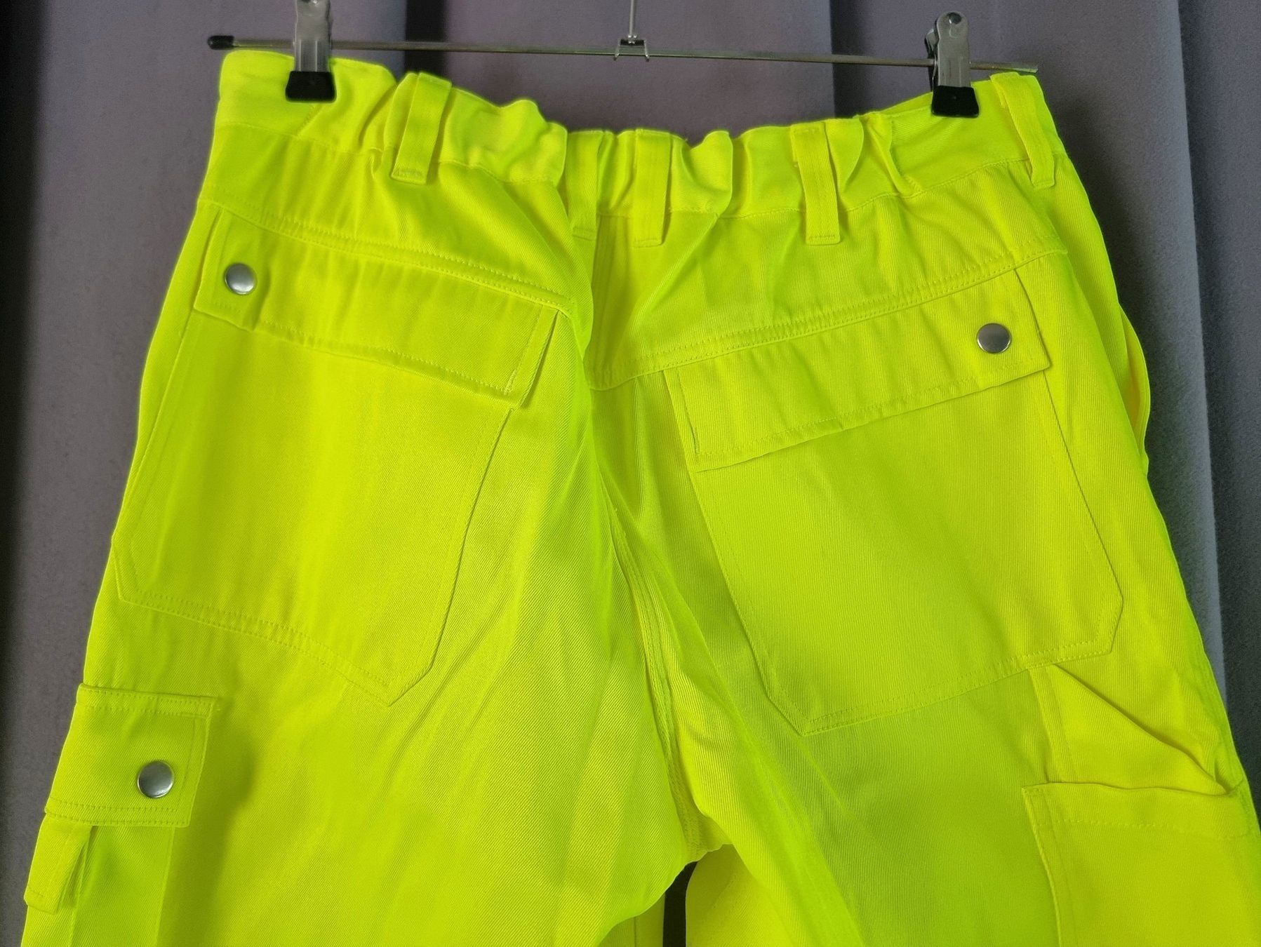 Pantaloni: Kiwi Warnschutzhose Gr. 52 - 54 – Usato da Urtenen-Schönbühl venduto da Restwert_Schoenbuehl 3