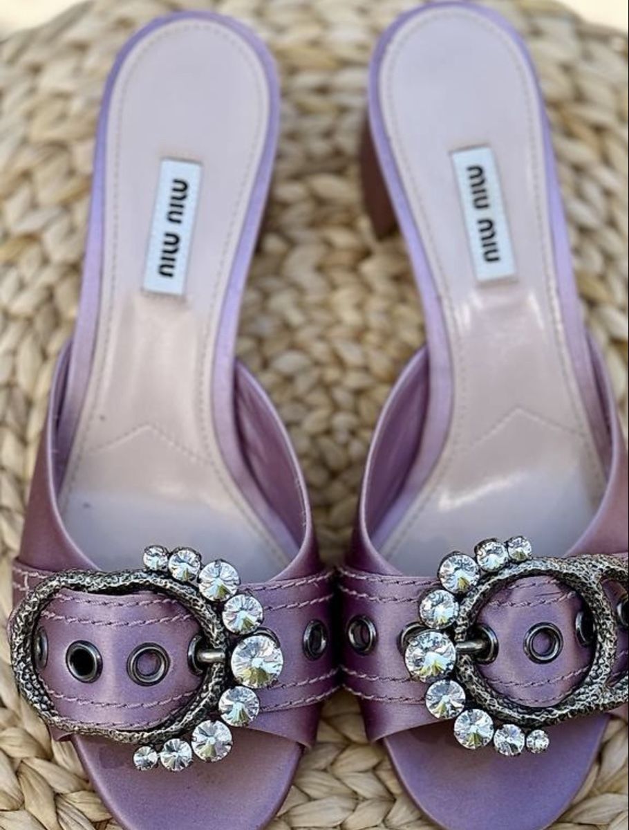 Miu Miu Scarpe da donna: Mules Miu Miu – Usato da Le Mont-sur-Lausanne venduto da CT70