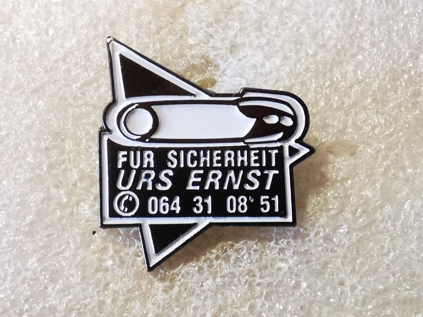 Placchette & Badge: Ansteckpin 93: Urs Ernst Sicherheit – Usato da Oppligen venduto da Pin-Fall-Shop