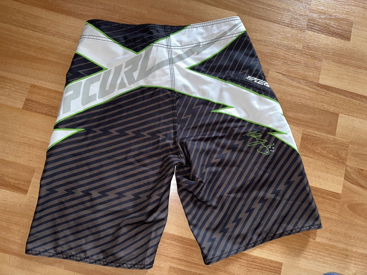 Rip Curl Pantaloni: Badehose Rip Curl Mick Fanning Gr. 30 – Usato da St. Gallen venduto da mai_zpt7 1