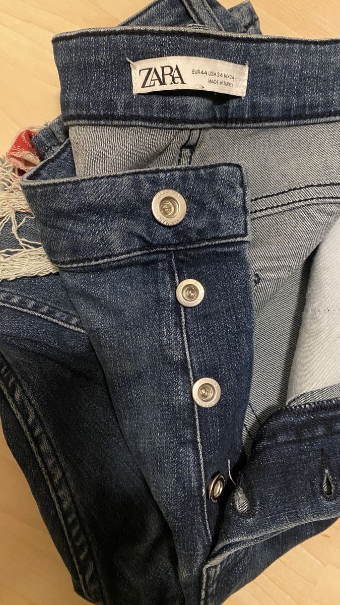 Zara Jeans: Zara Jeans mit Löchern, Grösse 44 – Usato da Erlinsbach SO venduto da Nina040 5