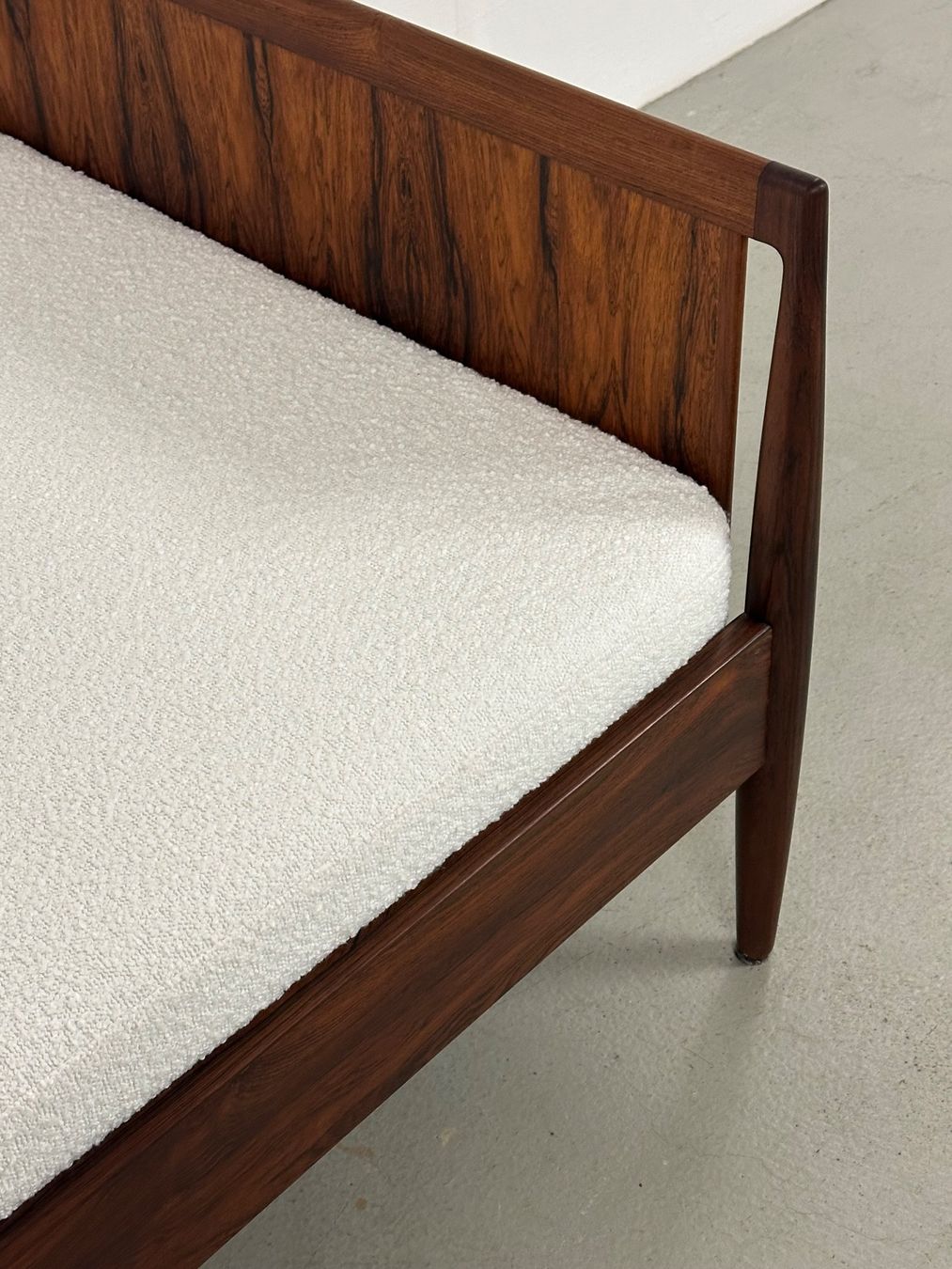 Betten: Danish Palisander Daybed Bett 1960s restauriert – Gebraucht aus Basel von MidMod20C 5