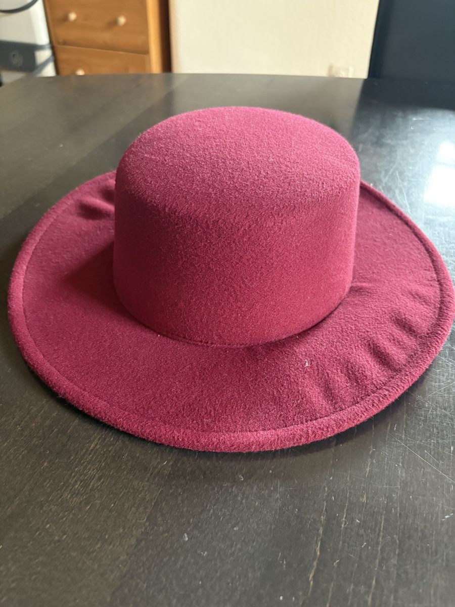 Copricapi, berretti & cappellini: Canotier rouge  – Usato da St-Blaise venduto da ari_g58n