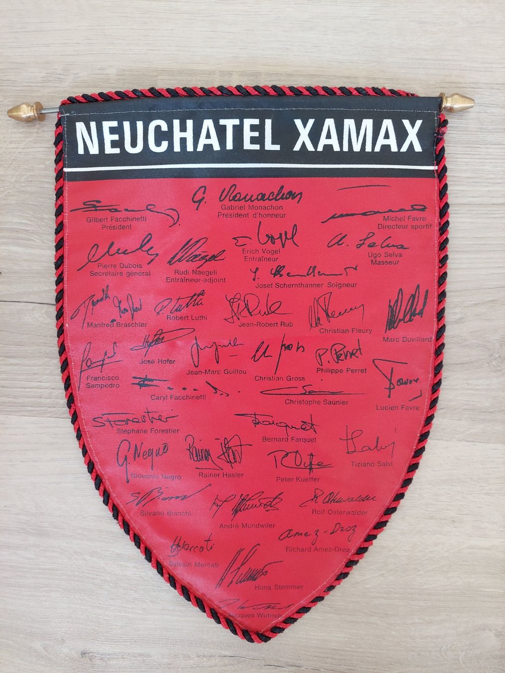 Xamax Bandiere: Alter Wimpel Neuchatel Xamax – Usato da Obfelden venduto da Foto_Bild_Kunst_Buch 1
