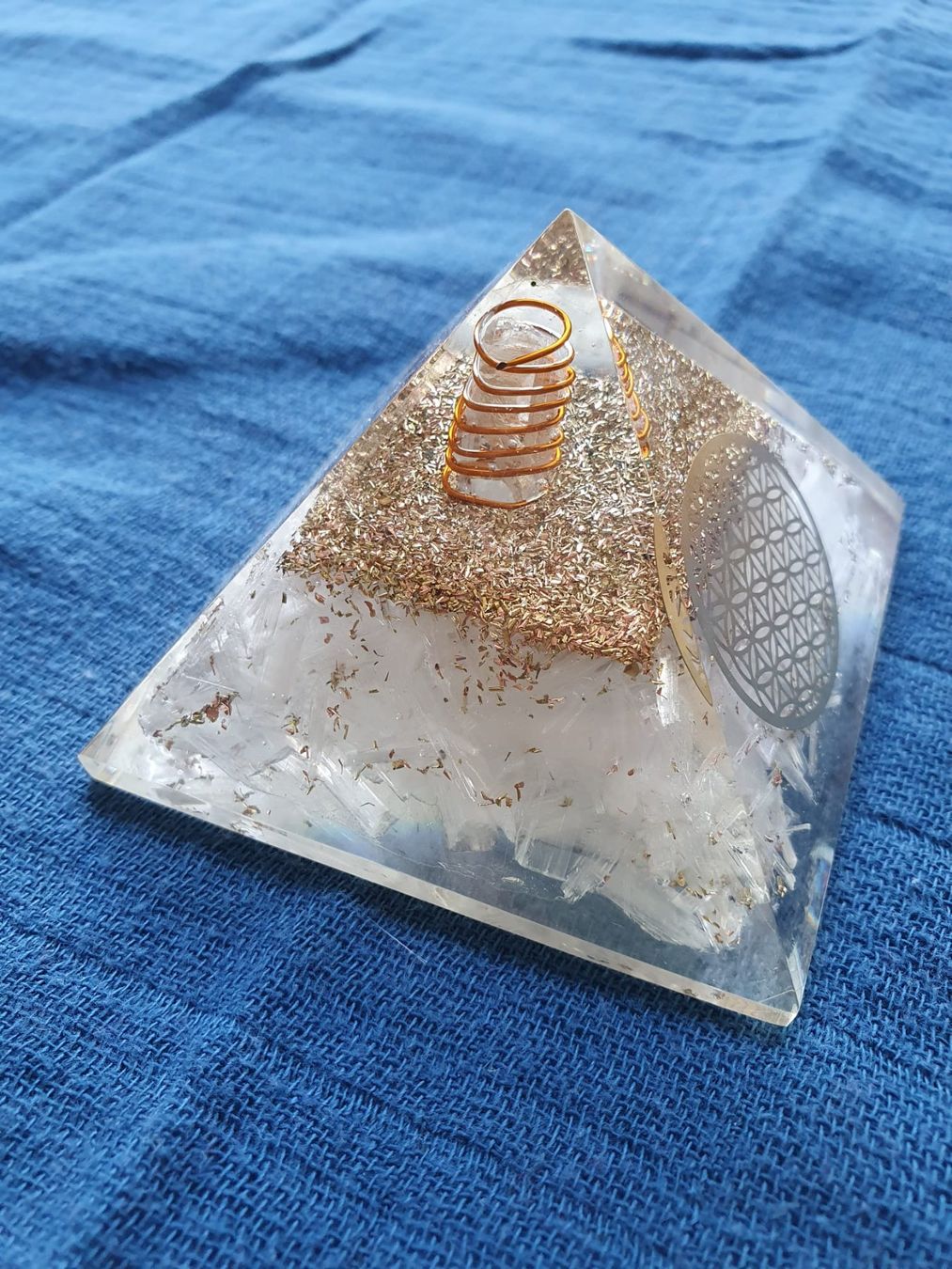 Minerali & Pietre curative: Orgon Pyramide Selenit Blume des Lebens – Nuovo (secondo la descrizione) da Allschwil venduto da Jojina123 1