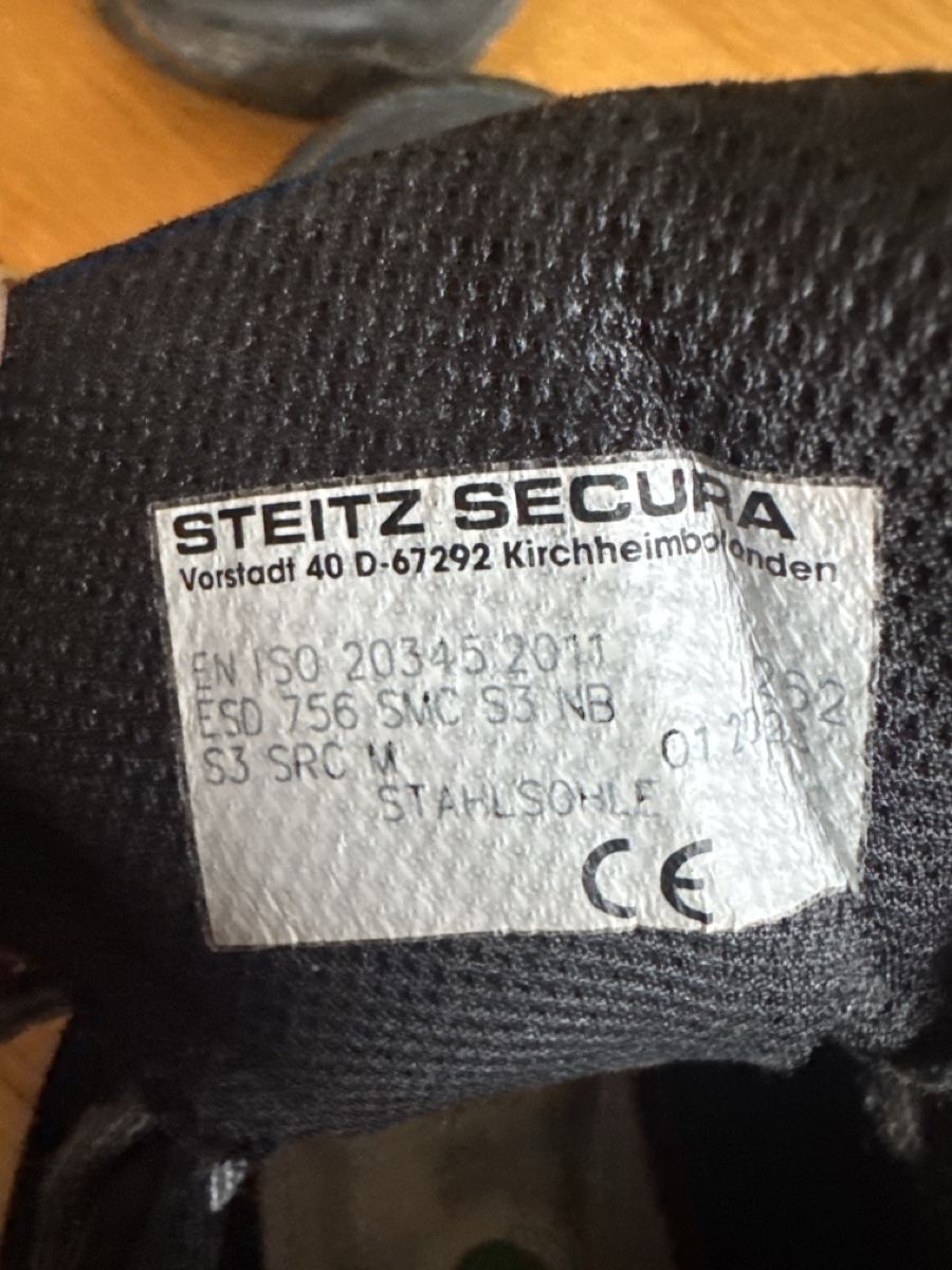 Scarpe da uomo: Stahl Kappen Schuhe Gr. Ca 41.5 – Usato da Zürich venduto da mixer02 1