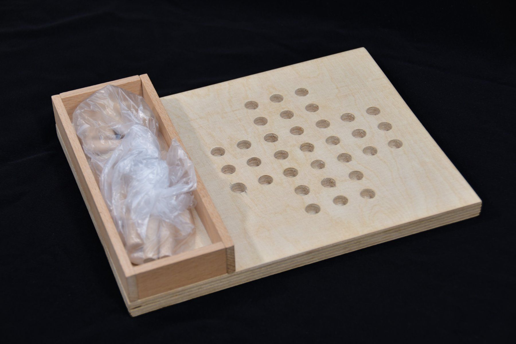 Giochi: Brettspiel "Solitaire" – Usato da Lohn-Ammannsegg venduto da Keyflower 2