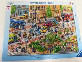 Ravensburger Rahmenpuzzle "Unterwegs in der Stadt", 30 Teile