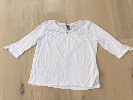 Weisses Shirt mit Spitzendetail Gr. 40