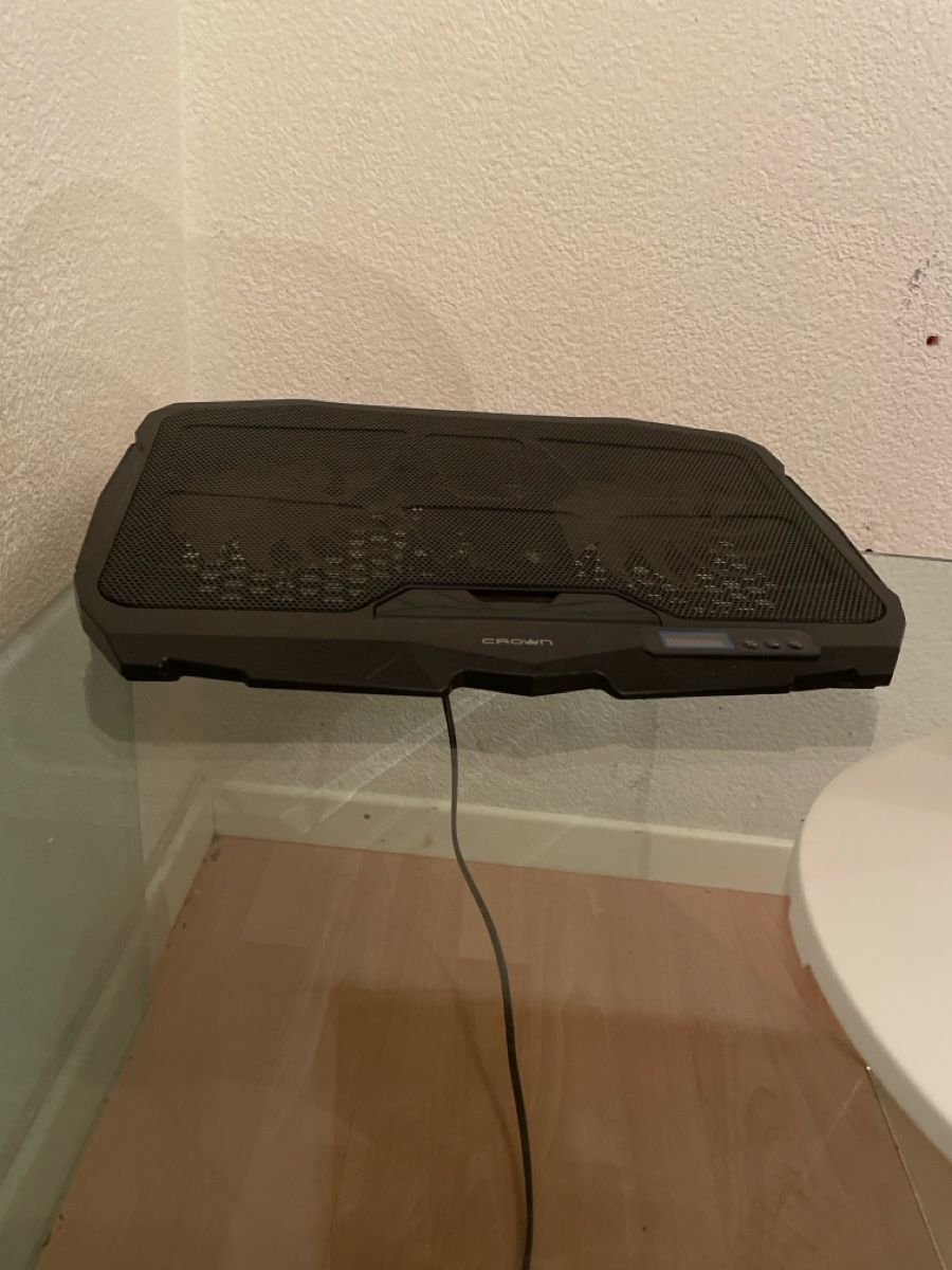 Notebooks: Notebook-Kuehler Crown CM-2000 mit USB guter Zustand – Gebraucht aus Hochfelden von Kinga69