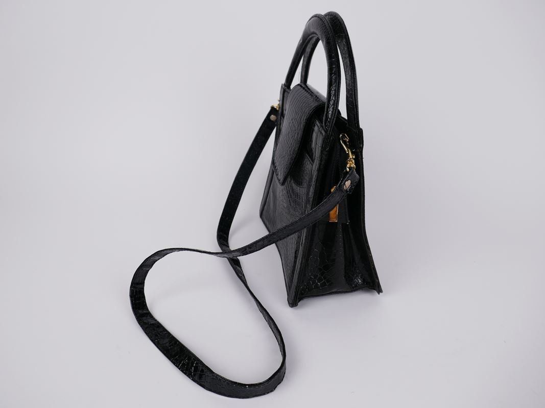 Taschen für Damen: schwarze Tasche – Gebraucht aus Urtenen-Schönbühl von Restwert_Schoenbuehl 1
