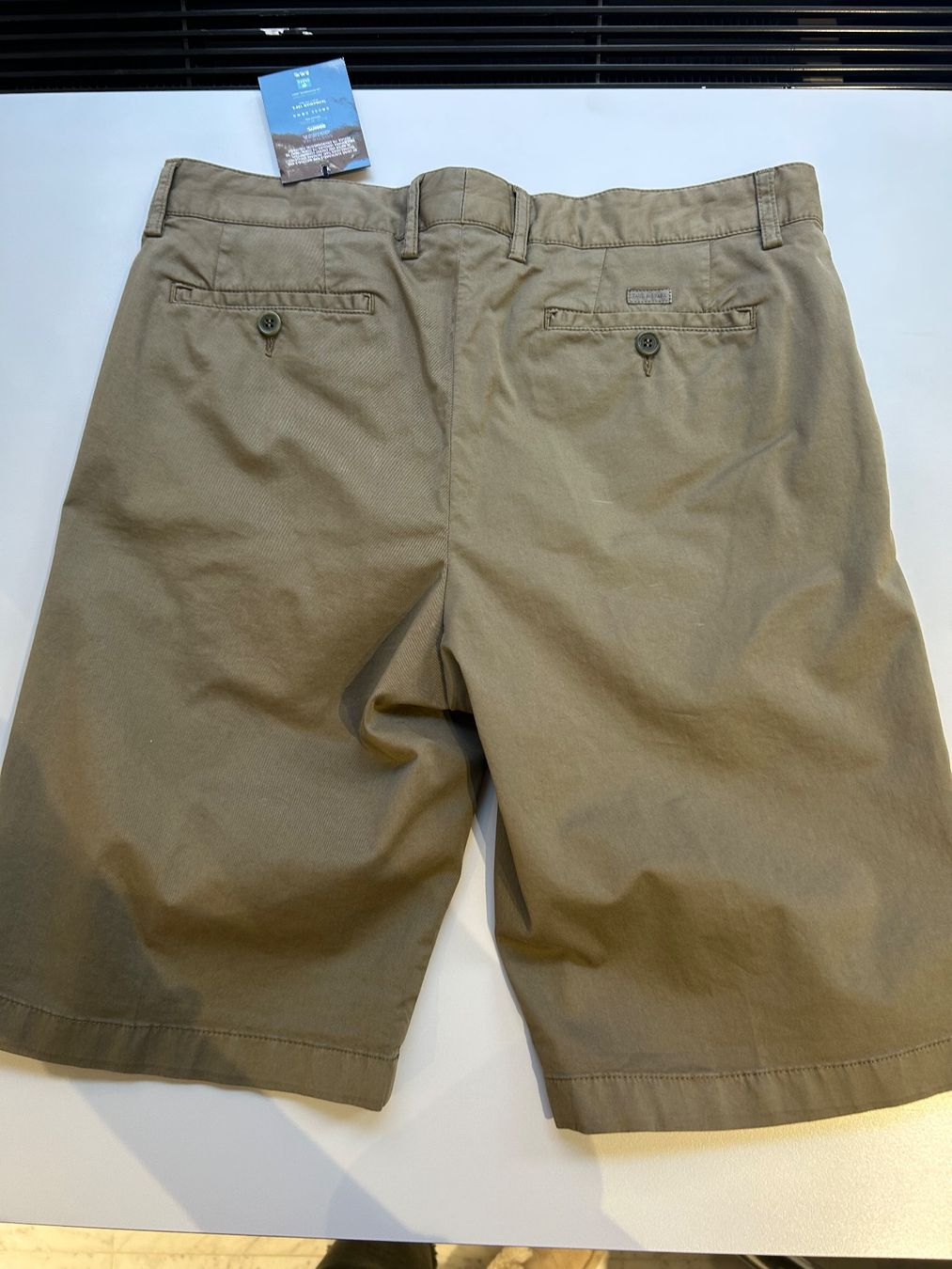 Pantaloni: Paul & Shark Bermuda olive, Gr. 50, neu – Nuovo e nell'imballaggio originale da Glattpark(Opfikon) venduto da Cmberger 1