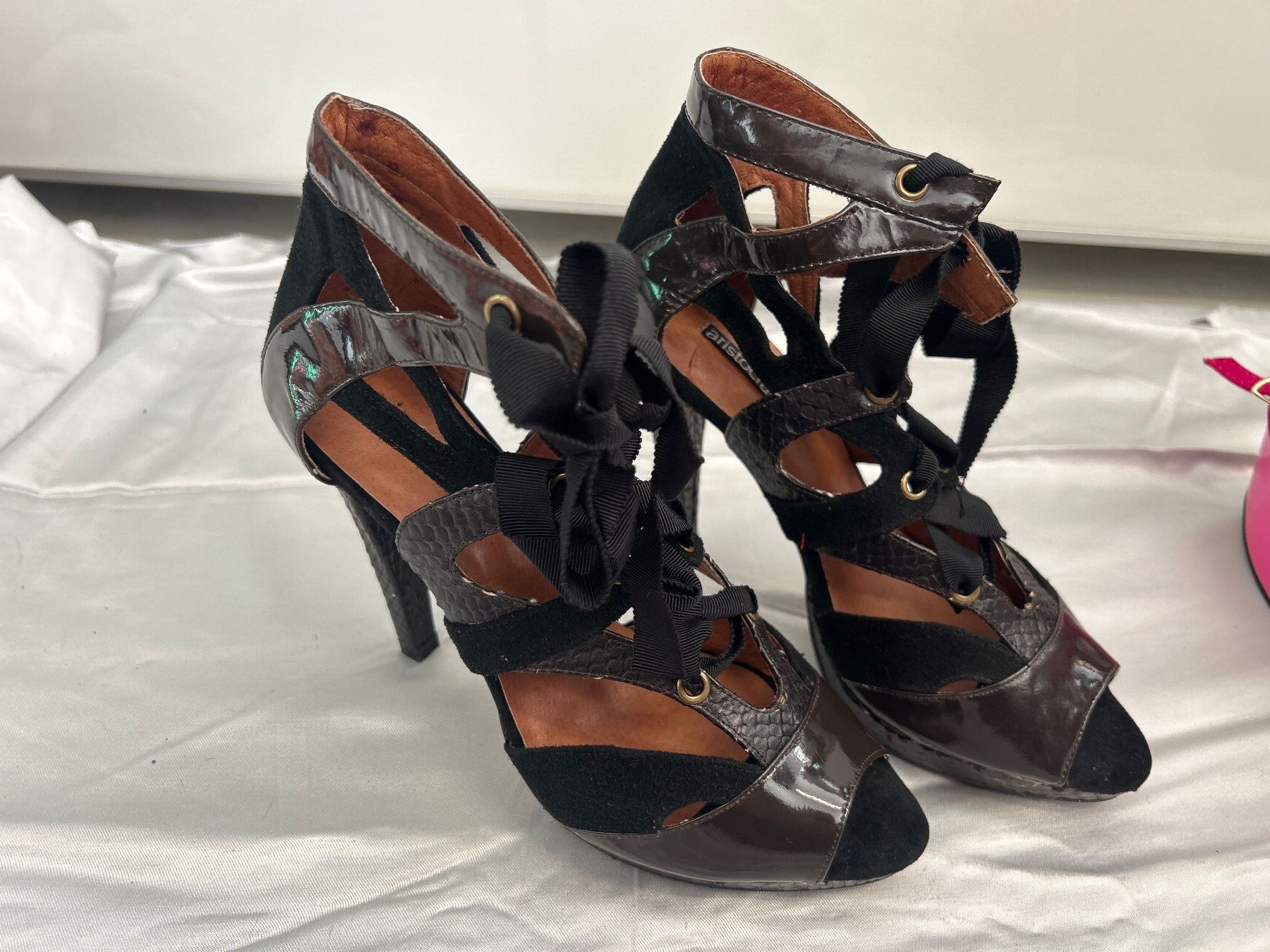 Scarpe da donna: Aristocrat High Heels Sandale Gr 40 Neu – Nuovo e nell'imballaggio originale da Regensdorf venduto da Spyke55
