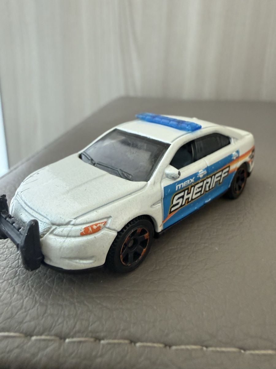 Matchbox Modellini d'auto: Auto polizia Matchbox Ford Interceptor Sheriff - 2010 – Usato da Viganello venduto da mat_bds6 4