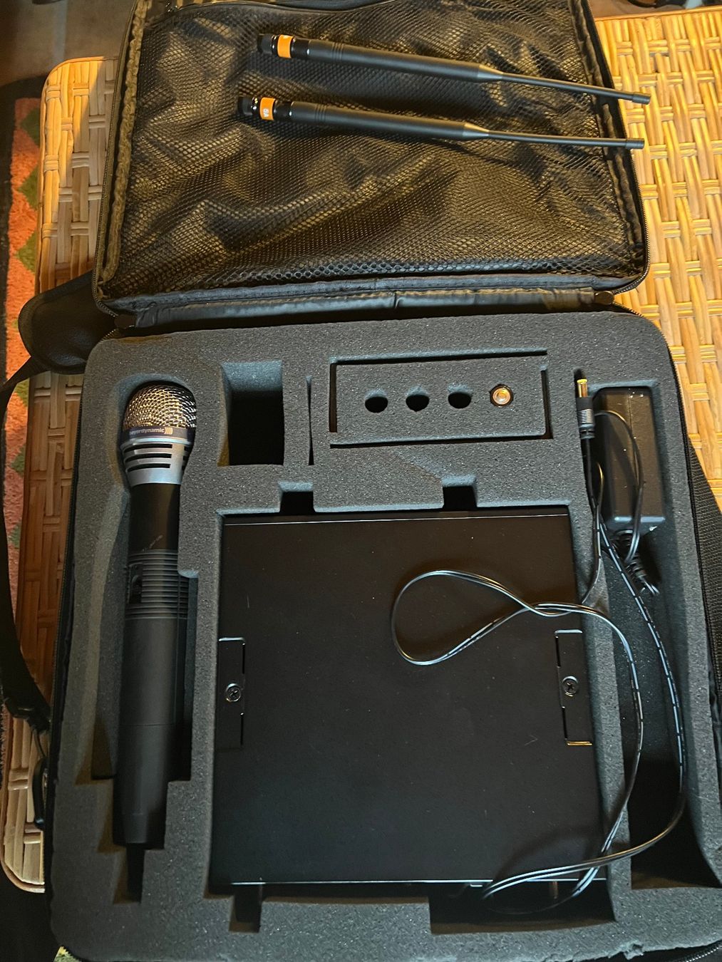 Beyerdynamic Microfoni: Micro wireless Beyerdynamic – Nuovo (secondo la descrizione) da Leysin venduto da velatara