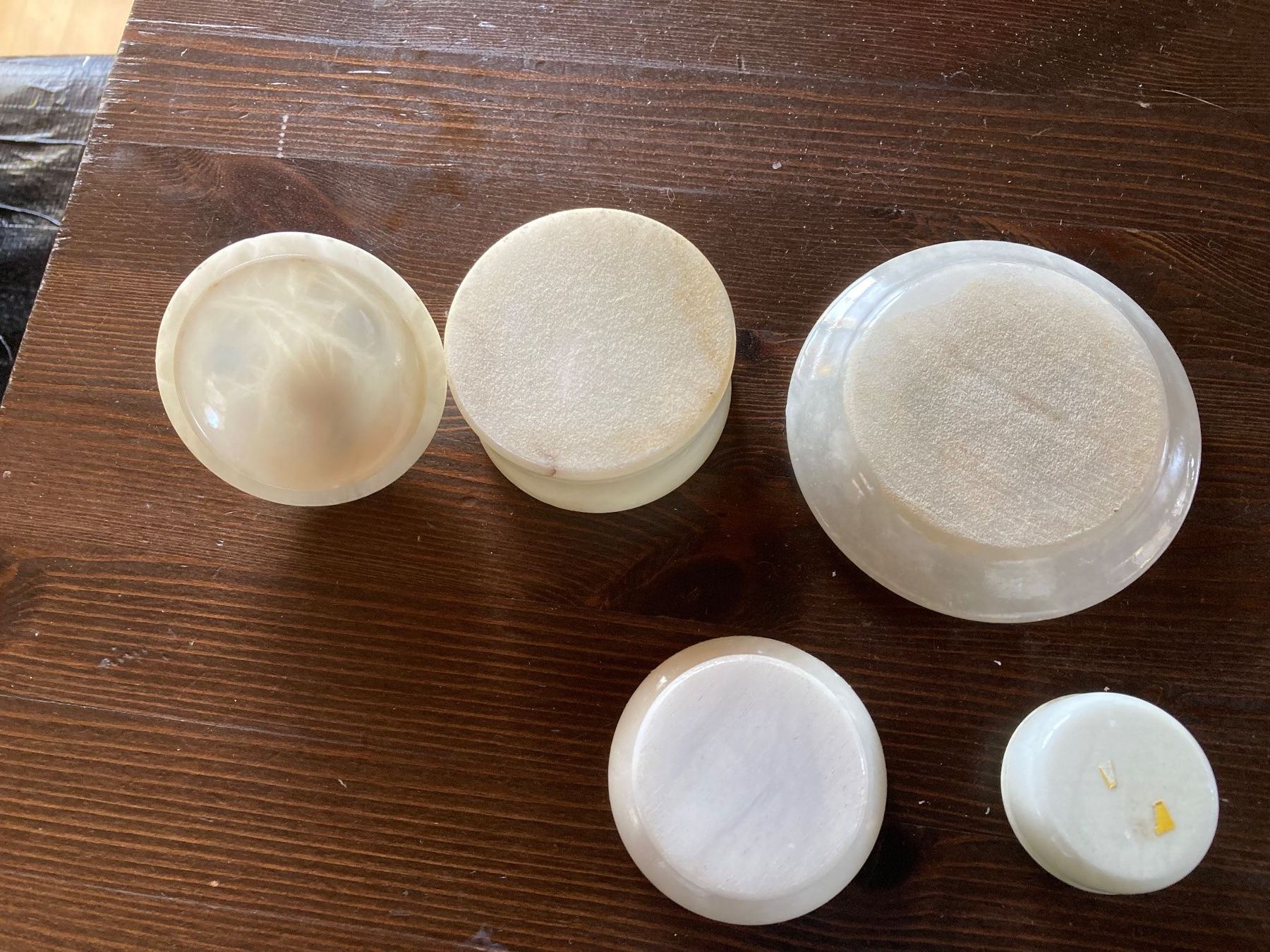 Tutte le decorazioni: HERNA Alabaster antikes Dekoset – Usato da Ruschein venduto da strudelbrown 1
