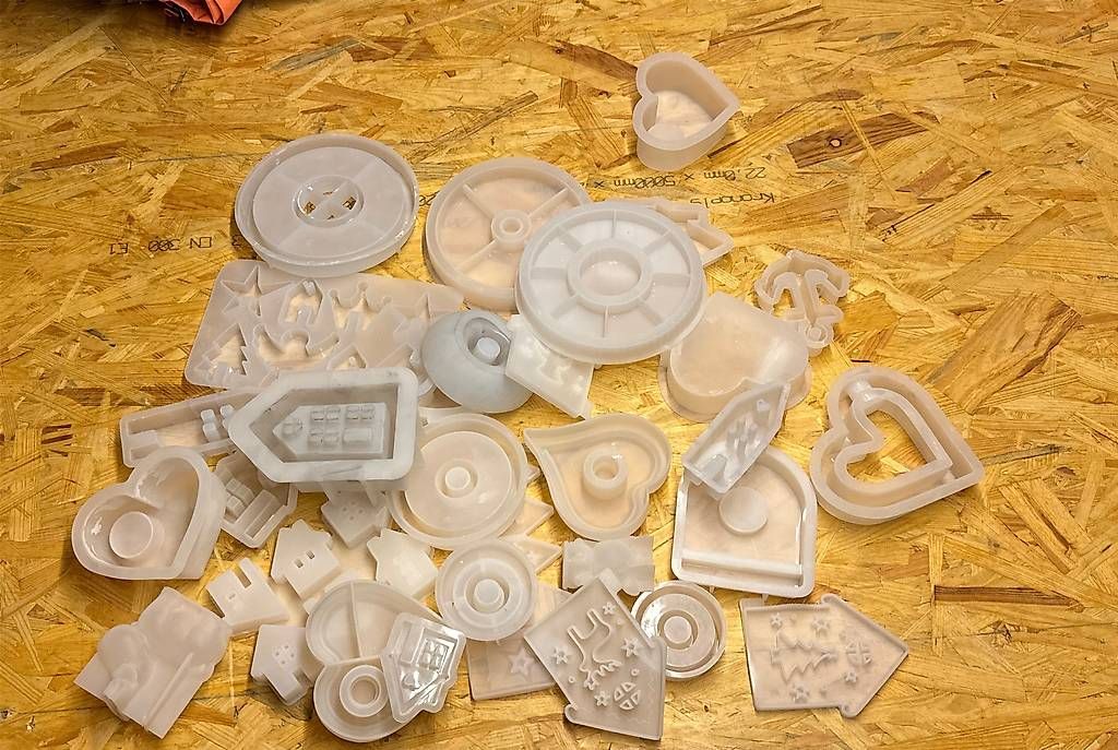 Backformen: Silikon Formen  – Gebraucht aus Hellbühl von lozi007