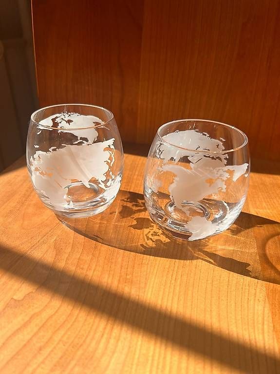 Verres: Gläser mit Weltkarten-Dekor – Neuf avec emballage d'origine à Bern par nus_ppz8 1