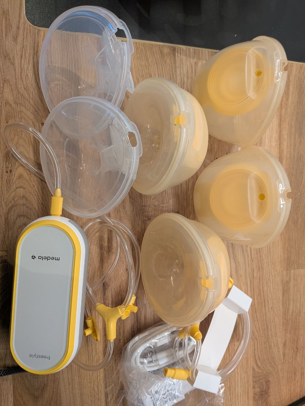 Medela Accessori per l’allattamento: Medela Doppelmilchpumpe Hands Free – Usato da Büren an der Aare venduto da su_10 2